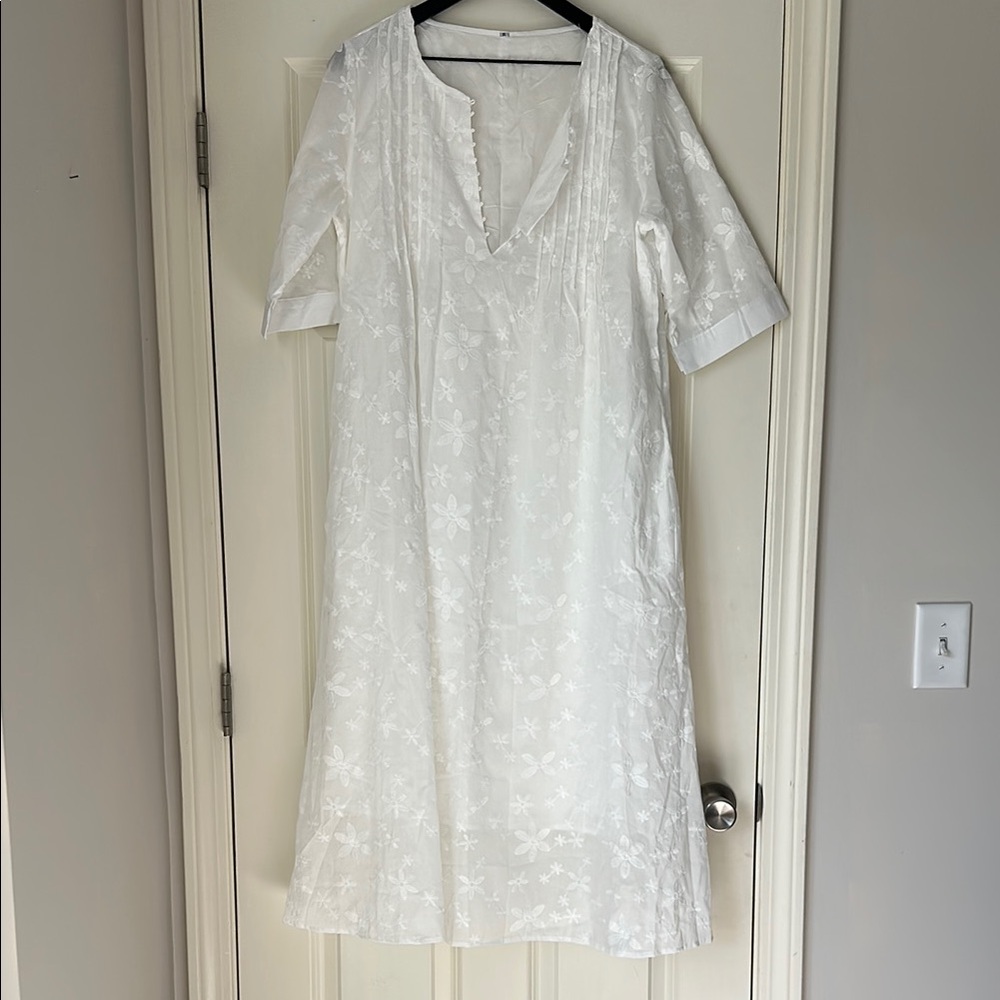 NWOT Elegant White Floral Dress